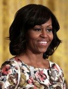 Michelle Obama Hairstyles 2014: Lovely Wavy Hairstyle for Medium Hair