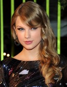 16 Taylor Swift Hairstyles - PoP Haircuts