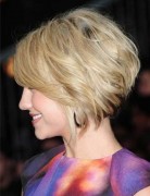 30 Short Hairstyles for Winter: Trendy Stacked Bob
