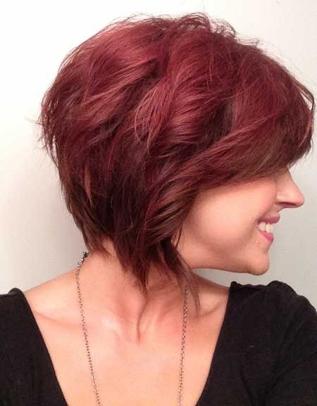 Trendy Short Wavy Hairstyles: Red Haircut for Women