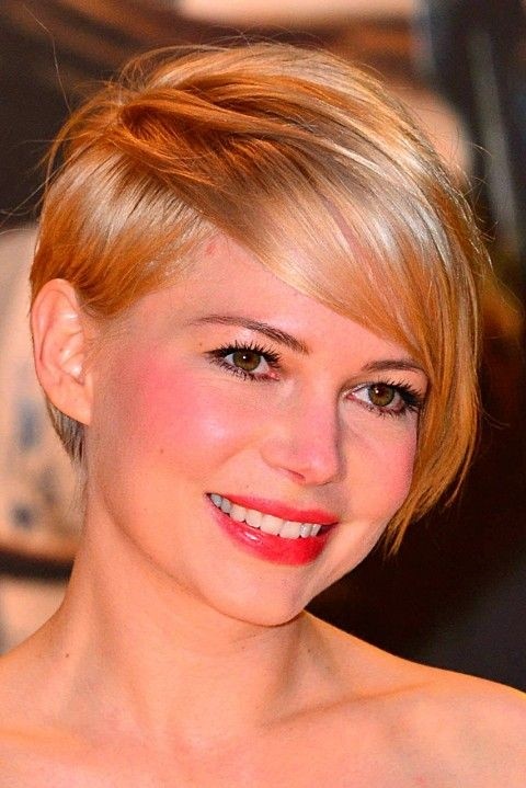 Short Hairstyles for Heart Shaped Faces: Michelle Williams Short Hair with Side Bangs