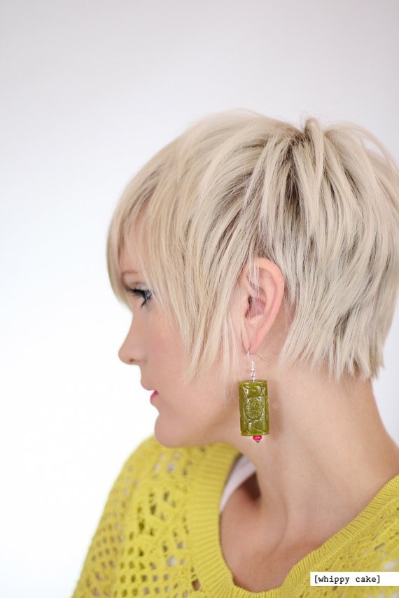 Easy, Chic Layered Short Hairstyle: Women Haircuts Ideas