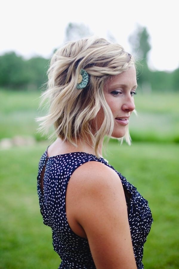 Bridesmaid Short Hairstyles: Simple and Carefree Wedding Hair