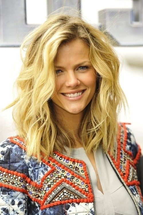 Casual Everyday Hairstyles for Medium Hair - Messy Wavy Hairstyles