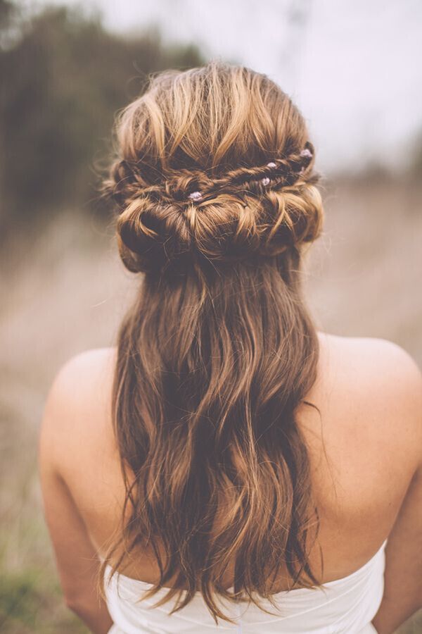 15 Latest Half-Up Half-Down Wedding Hairstyles for Trendy 