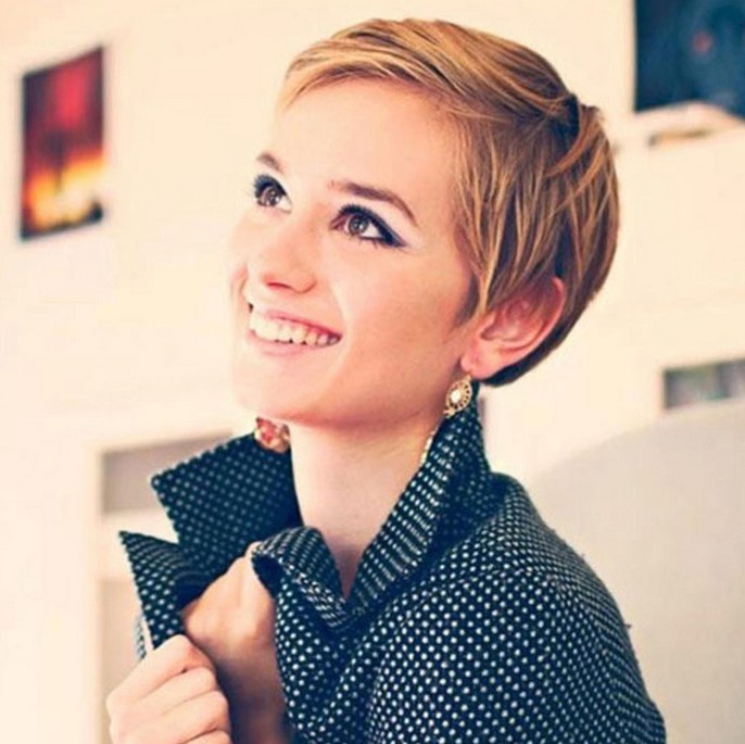 Pixie Haircut For Round Faces