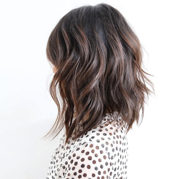 layered wavy bob hairstyle for women