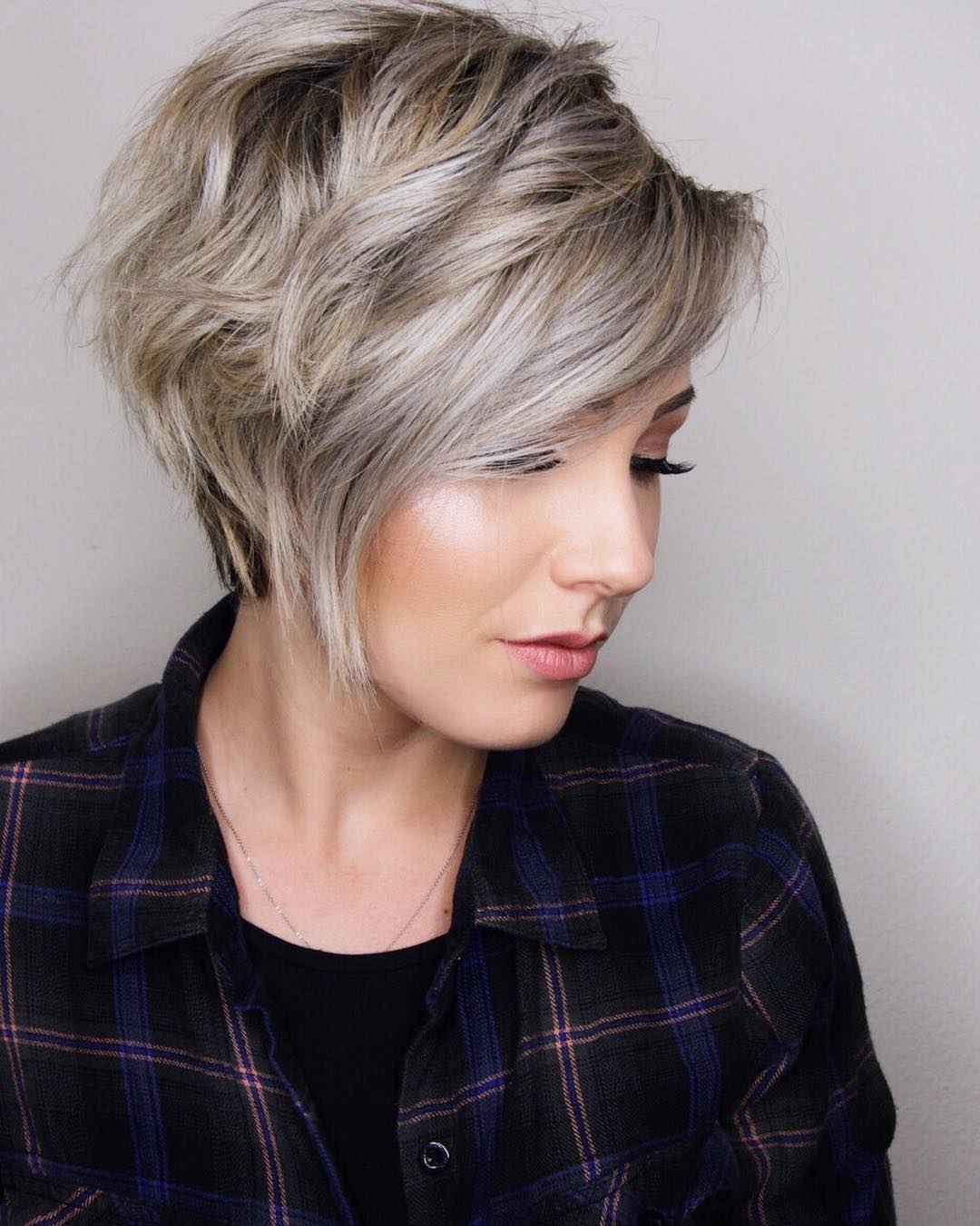 Short Layered Hairstyles Thick Hair