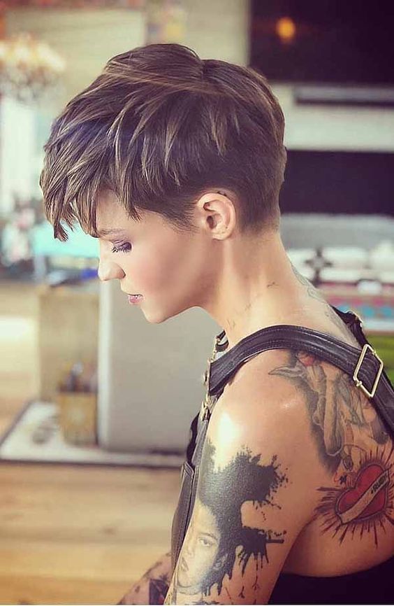 Edgy Pixie Cuts Ideas - Female Hairstyles for Short Hair