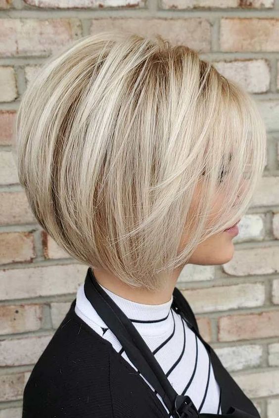 Chic and Stylish Straight Bob Hairstyle Ideas - Bob Hair Colors To Look Special