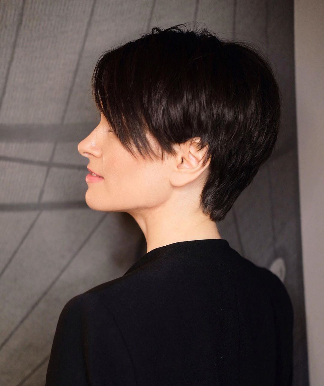 Stylish Easy Pixie Haircut for Women - Short Pixie Hair Style Ideas