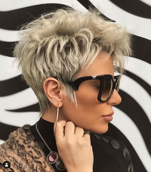 Office Short Hairstyle Ideas for Women - Office Short Haircut Trends