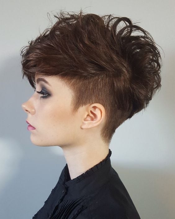 Short Haircut Style for Ladies - Women Short Hairstyles and Haircuts in 2021