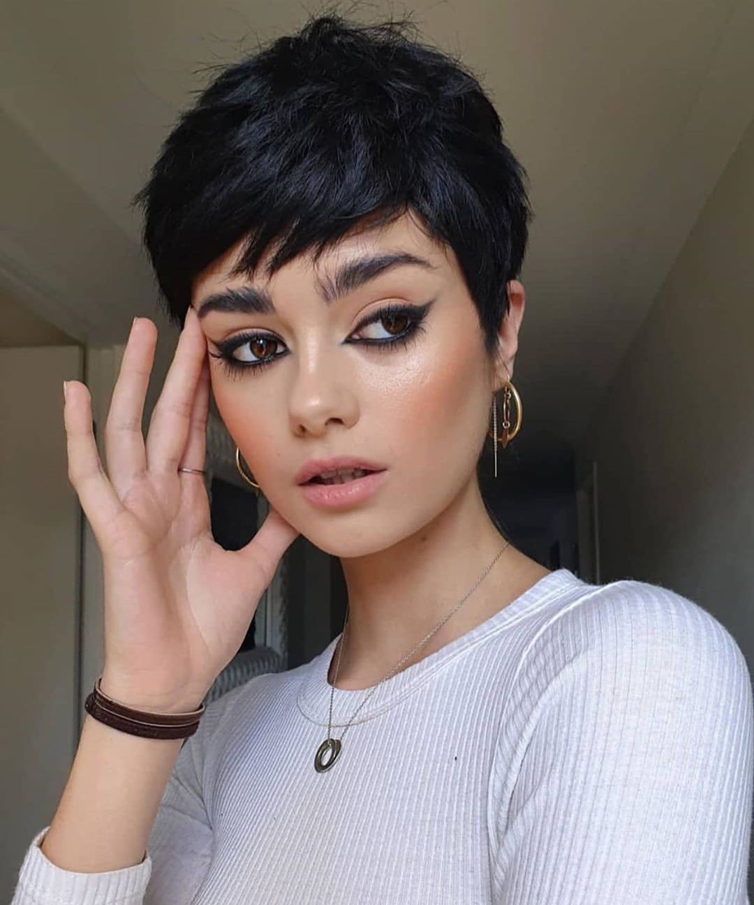 10 Stylish Short Haircuts For Thick Hair Pop Haircuts