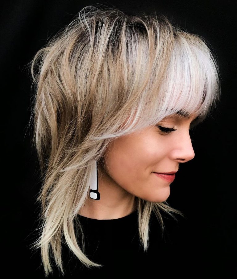 10 Trendy Everyday Hairstyles For Medium Length Hair In Amazing Colors   Everyday Hairstyles For Medium Length Hair Medium Haircut With Color Ideas 2021 2022 768x902 