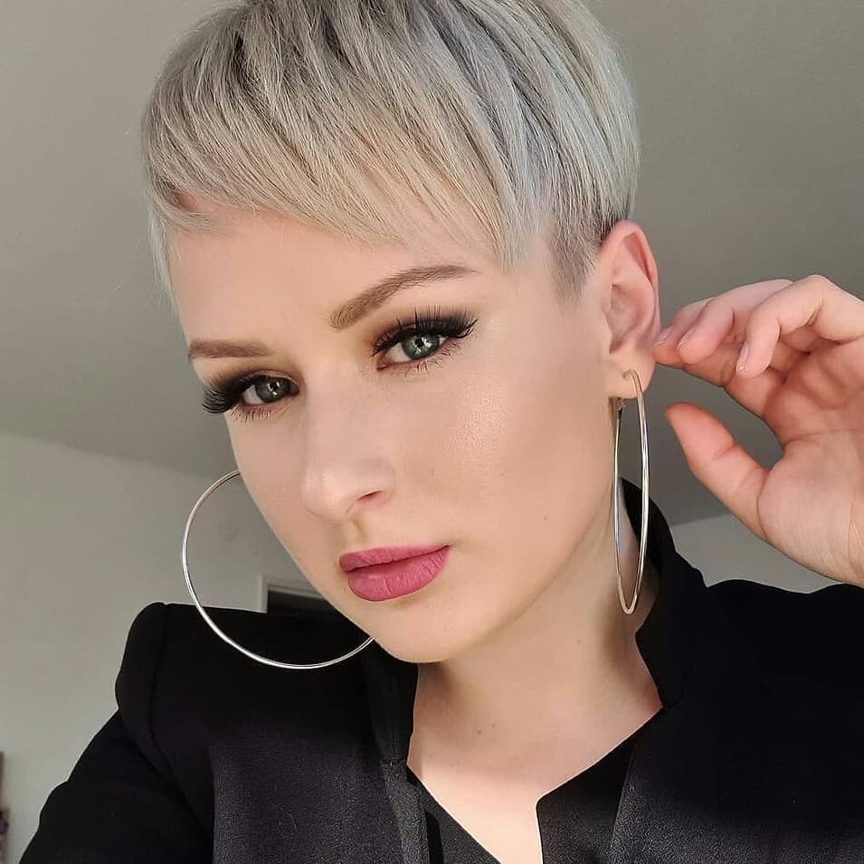 Stylish Short Haircuts and Short Hair Styles for Women 2021- 2022
