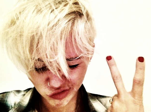 Miley Cyrus New Short Haircut 2012